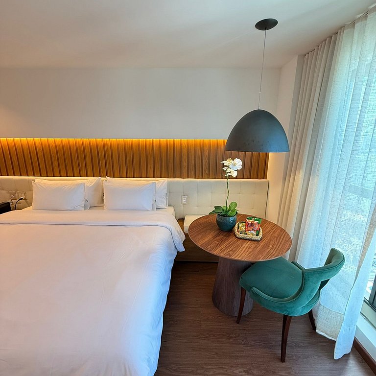Suite Deluxe Com Varanda Lateral e Vista do Mar