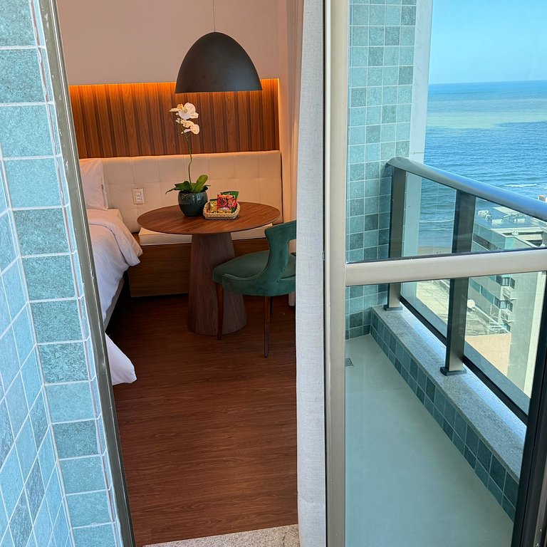 Suite Deluxe Com Varanda Lateral e Vista do Mar