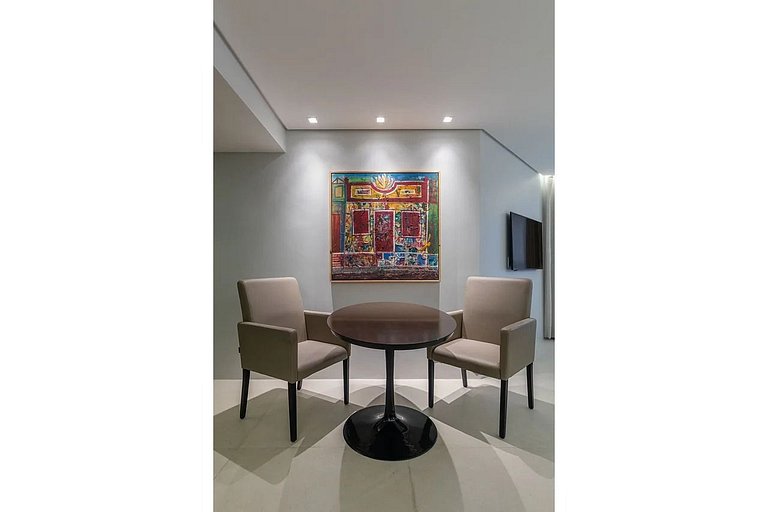 Apartamento Luxo com Varanda
